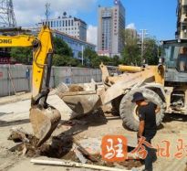 肏大肥屄视频高温下的坚守｜道路建设者用汗水铺就畅通路